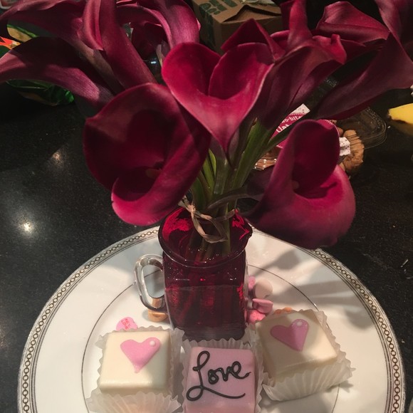 Meet your Posher, Holly - Picture 2 of 3